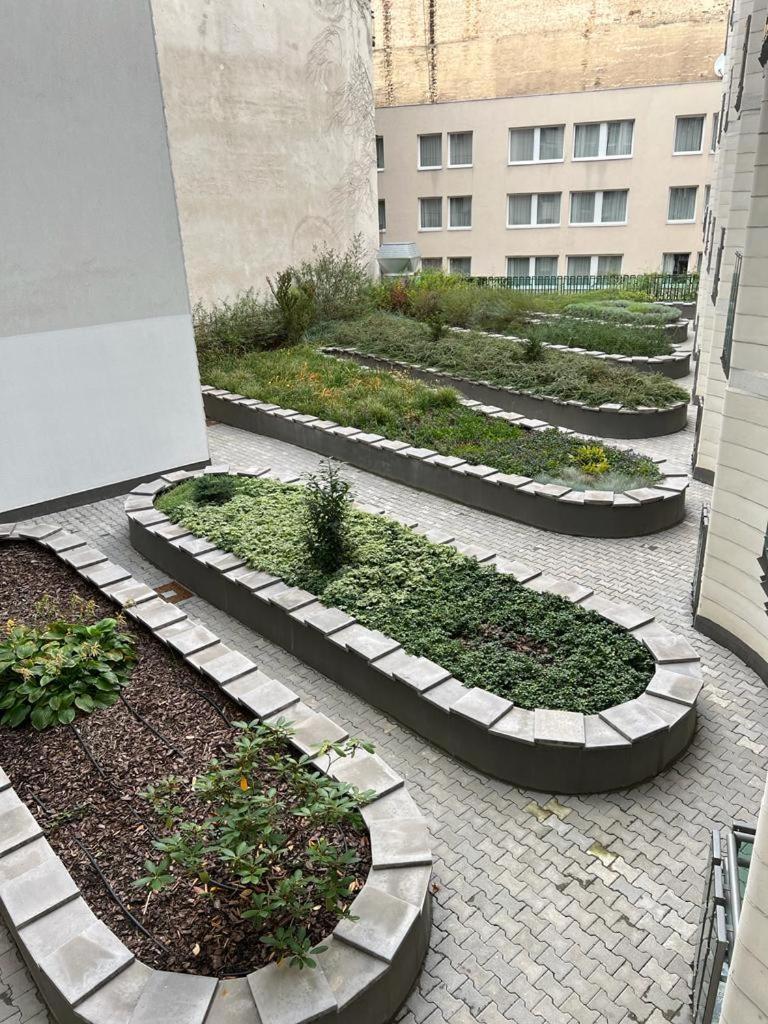 Palace Quarter 2 Peaceful Modern Central Top Floor Apartment 布达佩斯 外观 照片