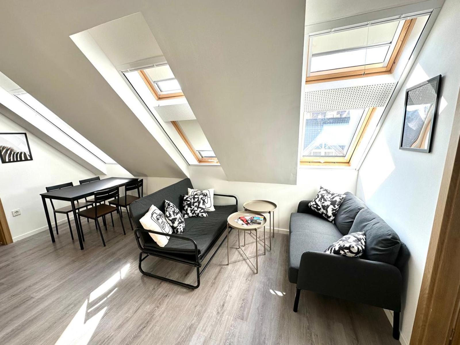 Palace Quarter 2 Peaceful Modern Central Top Floor Apartment 布达佩斯 外观 照片